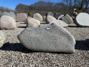 DF282, 65 x 31 x 25 cm.