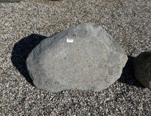 DF273, 77 x 52 x 12 cm.